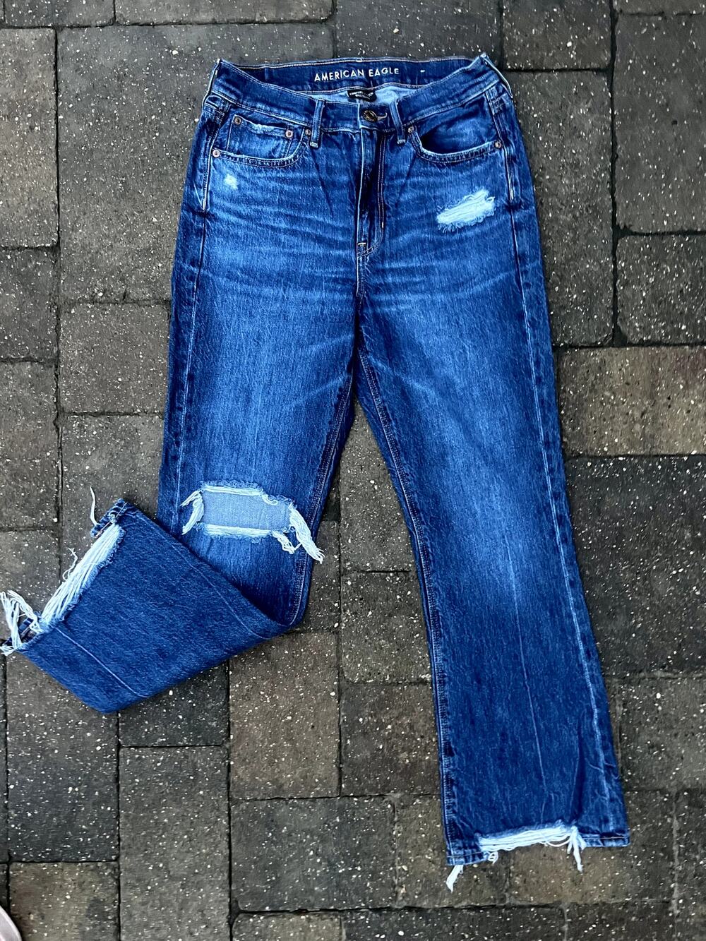 American Eagle high rise distressed 90s flare jeans size 4x28